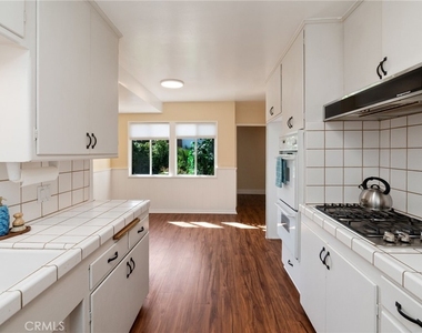 1027 S Malgren - Photo Thumbnail 8