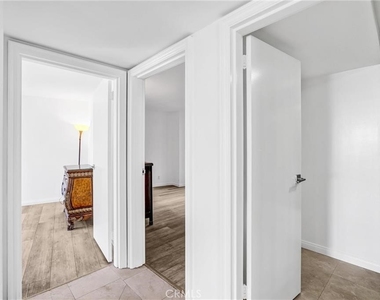 4337 Marina City Dr - Photo Thumbnail 15