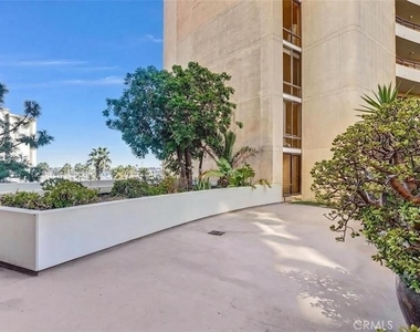 4337 Marina City Dr - Photo Thumbnail 31