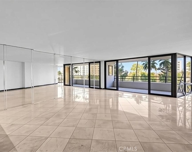 4337 Marina City Dr - Photo Thumbnail 3