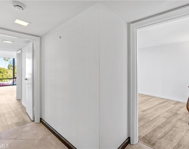 4337 Marina City Dr - Photo Thumbnail 14