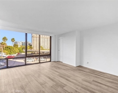 4337 Marina City Dr - Photo Thumbnail 17