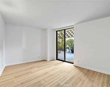4337 Marina City Dr - Photo Thumbnail 28