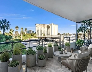 4337 Marina City Dr - Photo Thumbnail 6