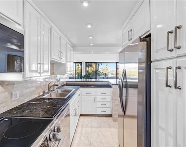 4337 Marina City Dr - Photo Thumbnail 8