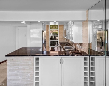 4337 Marina City Dr - Photo Thumbnail 12