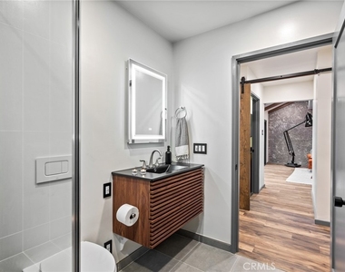 7424 W 85th Street - Photo Thumbnail 23