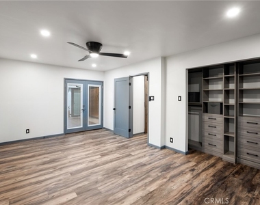 7424 W 85th Street - Photo Thumbnail 17