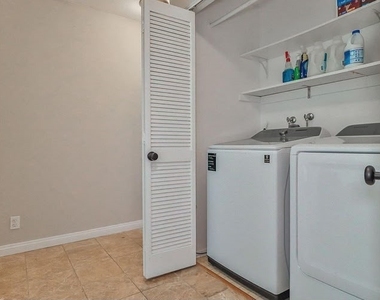 434 Vista Dorado - Photo Thumbnail 14