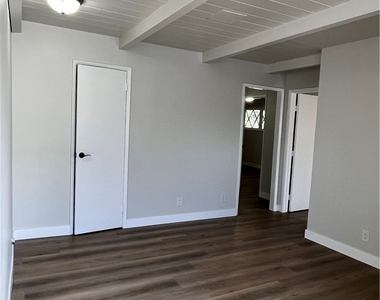 3209 W 110th Street - Photo Thumbnail 2