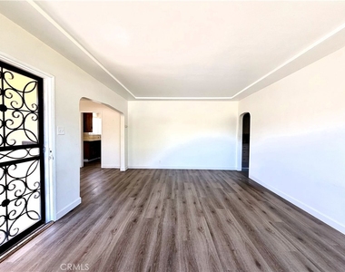 12911 Whitewood Avenue - Photo Thumbnail 2