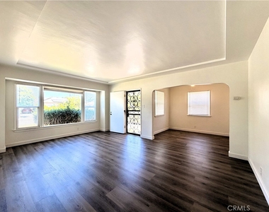 12911 Whitewood Avenue - Photo Thumbnail 3