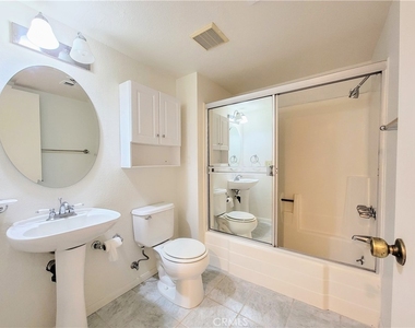 2755 E Hill Street - Photo Thumbnail 29