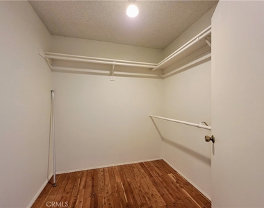 2755 E Hill Street - Photo Thumbnail 21