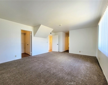 2755 E Hill Street - Photo Thumbnail 19