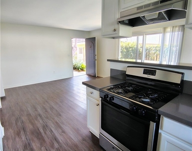 4921 Charlene - Photo Thumbnail 8