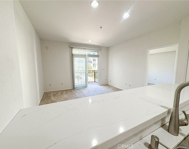 13200 Pacific Promenade - Photo Thumbnail 16