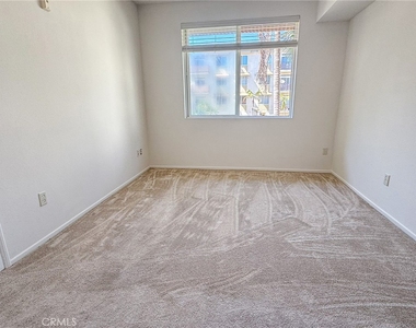 13200 Pacific Promenade - Photo Thumbnail 12