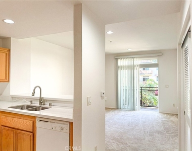 13200 Pacific Promenade - Photo Thumbnail 1