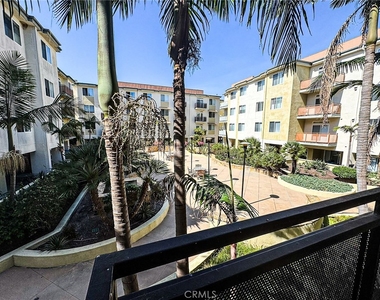 13200 Pacific Promenade - Photo Thumbnail 7