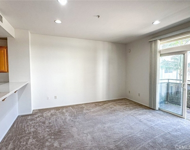 13200 Pacific Promenade - Photo Thumbnail 3