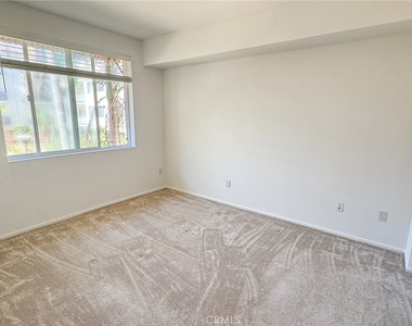 13200 Pacific Promenade - Photo Thumbnail 11
