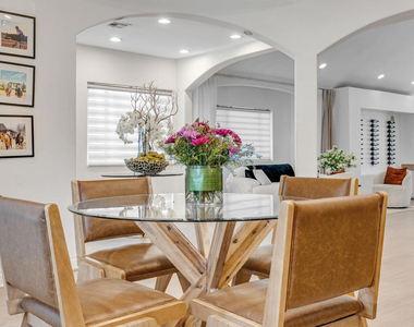 367 S Oak Avenue - Photo Thumbnail 34