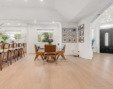 367 S Oak Avenue - Photo Thumbnail 2