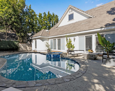 367 S Oak Avenue - Photo Thumbnail 12