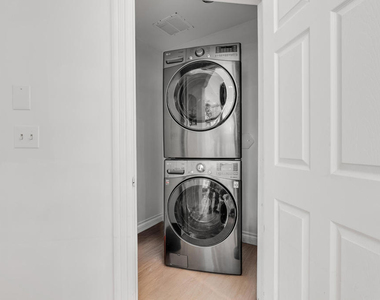 367 S Oak Avenue - Photo Thumbnail 15
