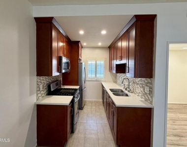 283 S Hudson - Photo Thumbnail 4