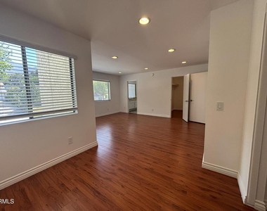 3200 Fairesta Street - Photo Thumbnail 14