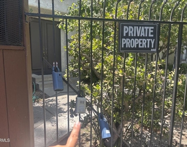3200 Fairesta Street - Photo Thumbnail 32