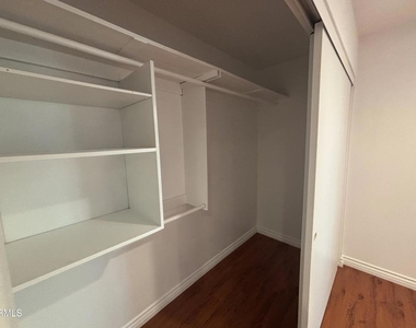 3200 Fairesta Street - Photo Thumbnail 24