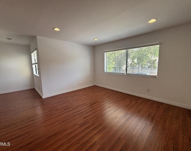 3200 Fairesta Street - Photo Thumbnail 9