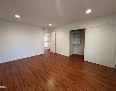 3200 Fairesta Street - Photo Thumbnail 20