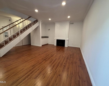 3200 Fairesta Street - Photo Thumbnail 1