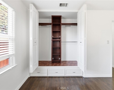 1415 E Walnut - Photo Thumbnail 15