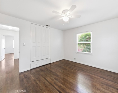1415 E Walnut - Photo Thumbnail 12