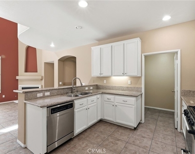 12 Atwater - Photo Thumbnail 5
