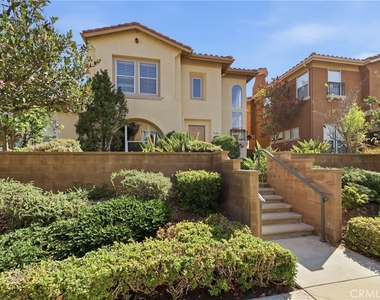 12 Atwater - Photo Thumbnail 1