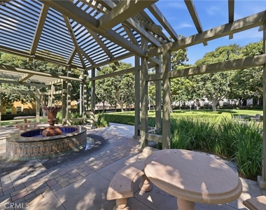 12 Atwater - Photo Thumbnail 19