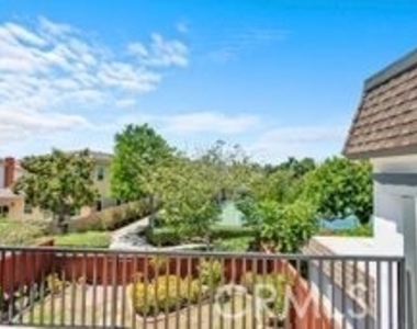 32 E Senisa - Photo Thumbnail 19
