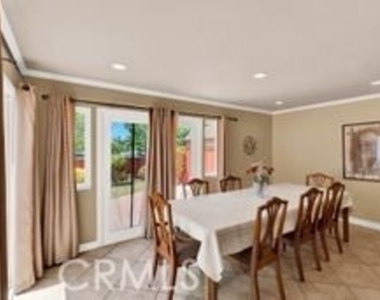 32 E Senisa - Photo Thumbnail 13