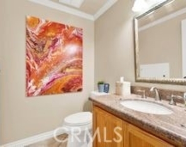 32 E Senisa - Photo Thumbnail 21