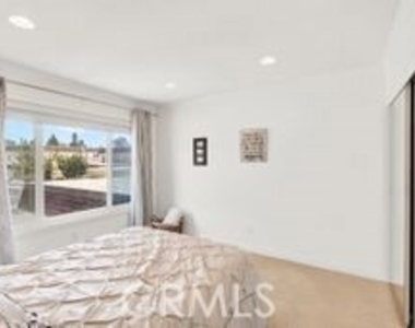 32 E Senisa - Photo Thumbnail 24