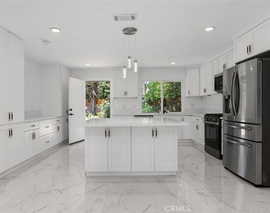 24541 Penfield - Photo Thumbnail 9