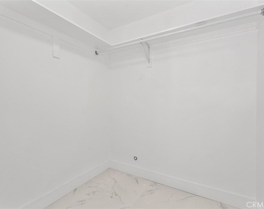 24541 Penfield - Photo Thumbnail 13