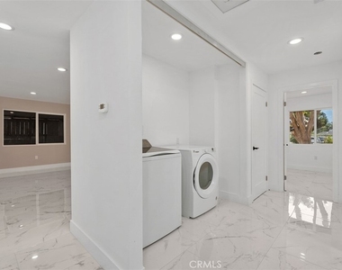 24541 Penfield - Photo Thumbnail 7