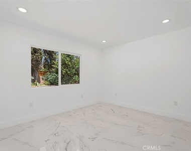 24541 Penfield - Photo Thumbnail 23